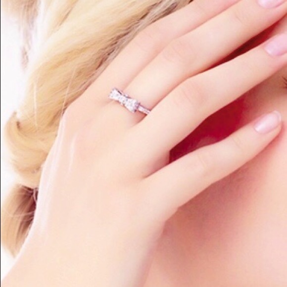 Rose Gold Pave Bow Ring - Picture 6 of 8